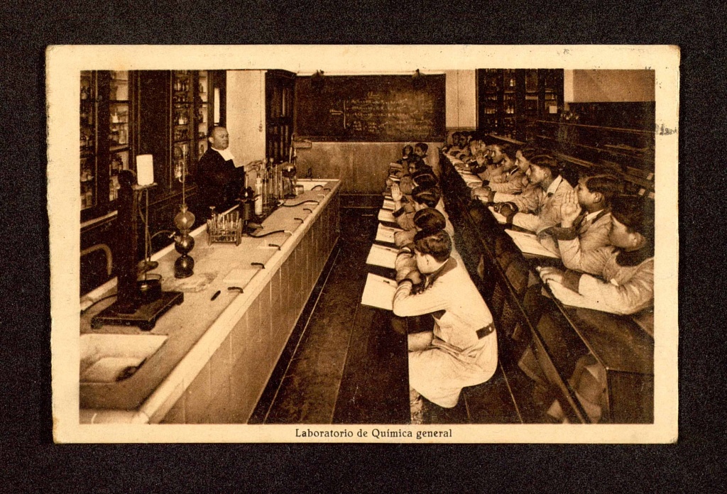 Colegio de Ntra. Sra. De la Bonanova, laboratorio de química general, 1931.