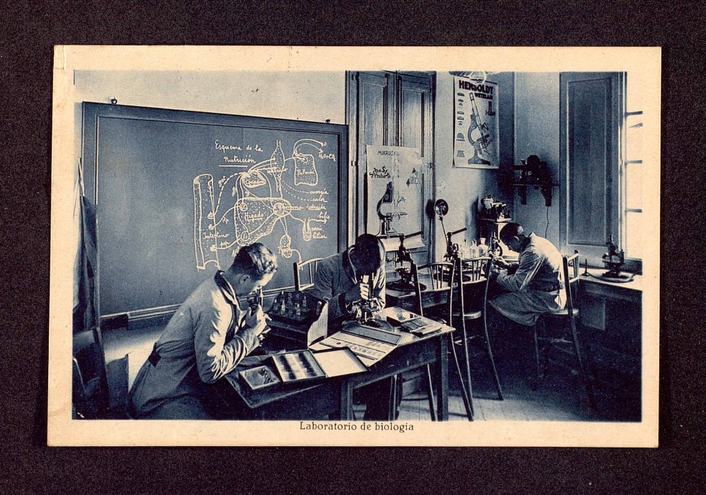 Colegio de Ntra. Sra. De la Bonanova, laboratorio de biología, 1934.