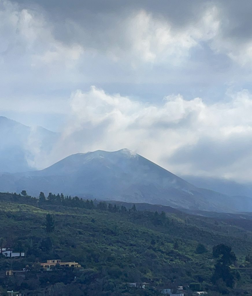 El nuevo volcán de Cumbre Vieja, La Palma, Islas Canarias (2022).